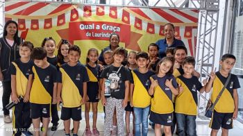 Alunos da Escola Casimiro de Abreu foram ao Teatro