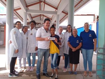 Crianças da Rede Municipal de Educação  recebem kits de saúde bucal em Farol 