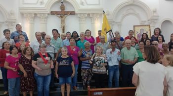 Farol promove Baile Regional da Melhor Idade e apresenta  Bandeira abençoada no Santuário Nossa Senhora Aparecida