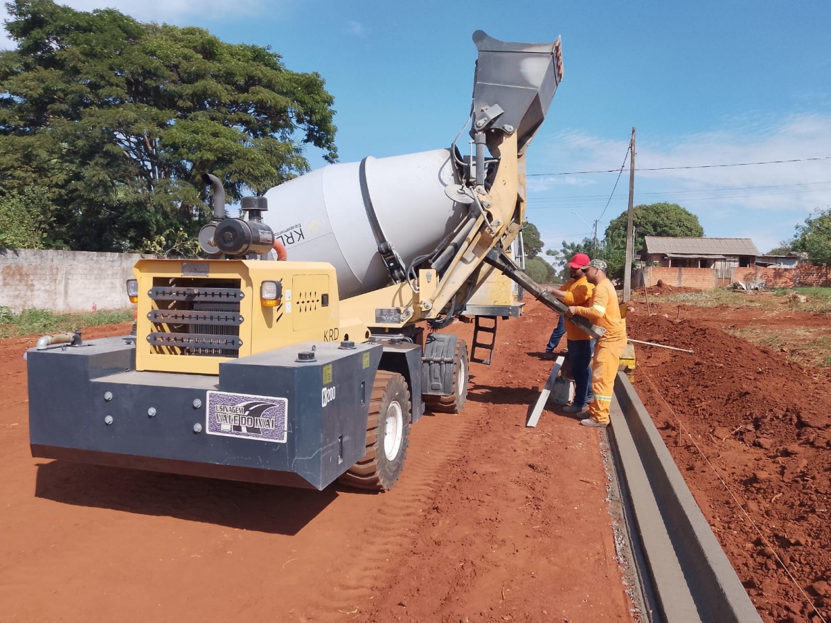 Farol realiza grandes obras de pavimentação  de vias em projeto de abrangência 100 por cento