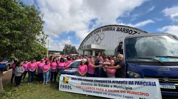 Outubro Rosa: Campanha de prevenção é encerrada com entrega de carros e ônibus para Saúde em grande evento