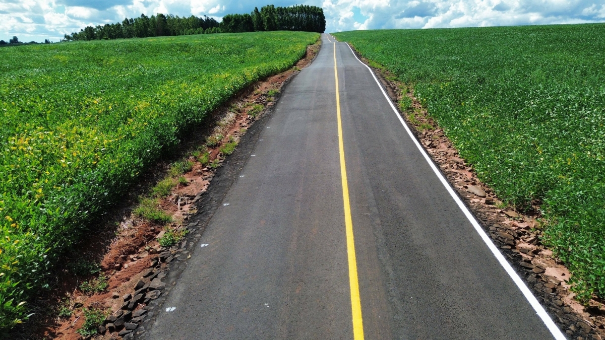 Farol é o município com maior número de obras  de pavimentação asfáltica em estradas rurais na Comcam